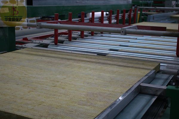 【经验分享】郑州岩棉板厂与玻璃棉板的区别