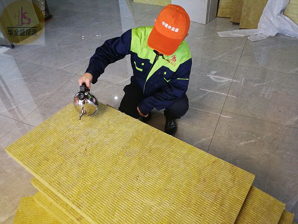 郑州防火岩棉板厂家,如何选择优质岩棉板?
